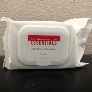 Rodan + Fields Essentials Makeup Remover Wipes